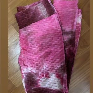 NWOT Tiktok leggings (Pink)